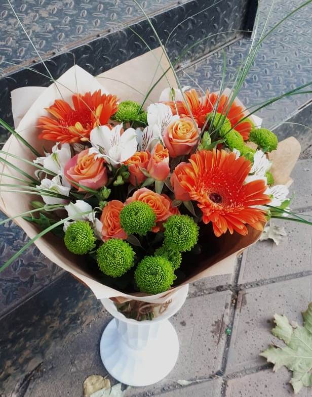 Букет цветов из: Герберы, Хризантемы, Альстромерии и Розы в Приморске Калининградской области