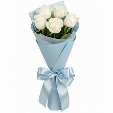 Букет 5 Белых роз Проуд в Приморске Калининградской области