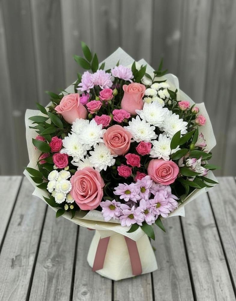 Букет цветов из: Альстромерии, Гвоздики, Розы и Хризантемы в Приморске Калининградской области