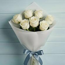 Букет 7 Белых роз Эдлесс Лав в Приморске Калининградской области
