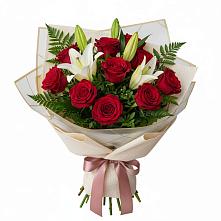 Букет цветов из:  Лилии и Розы в Приморске Калининградской области