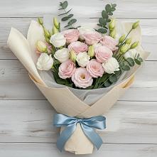 Букет цветов из:  Лизиантусы в Приморске Калининградской области