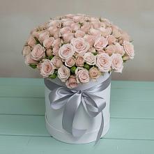 Цветочная композиция из Розы в шляпной коробке в Приморске Калининградской области