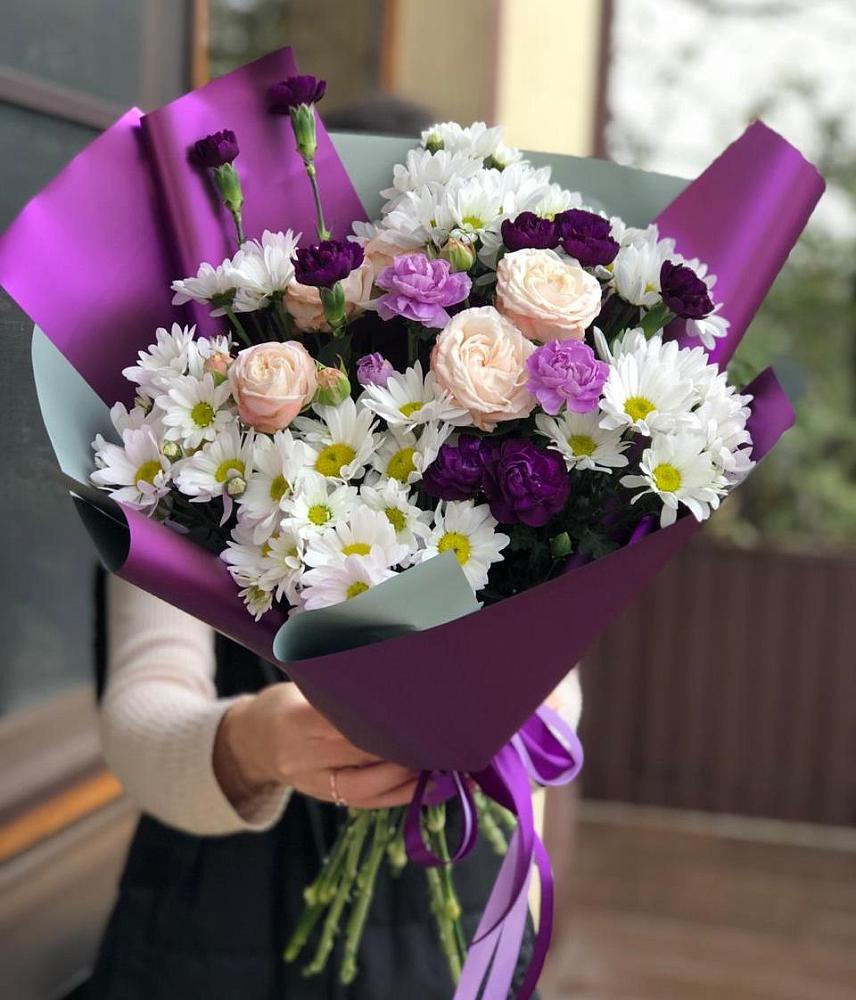 Букет цветов из: Хризантемы, Гвоздики и Розы в Приморске Калининградской области