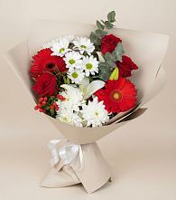 Букет цветов из:  Розы, Хризантемы, Герберы и Лилии в Приморске Калининградской области