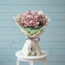 Букет цветов из:  Орхидеи и Розы в Приморске Калининградской области