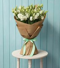 Букет цветов из:  Лизиантусы в Приморске Калининградской области