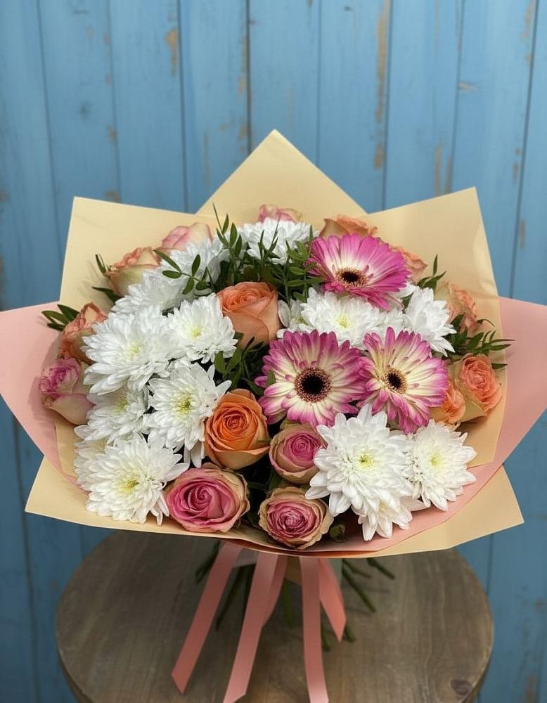 Букет цветов из: Розы, Герберы и Хризантемы в Приморске Калининградской области