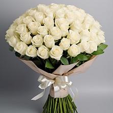 Букет 101 беля роза Белоснежка в Приморске Калининградской области