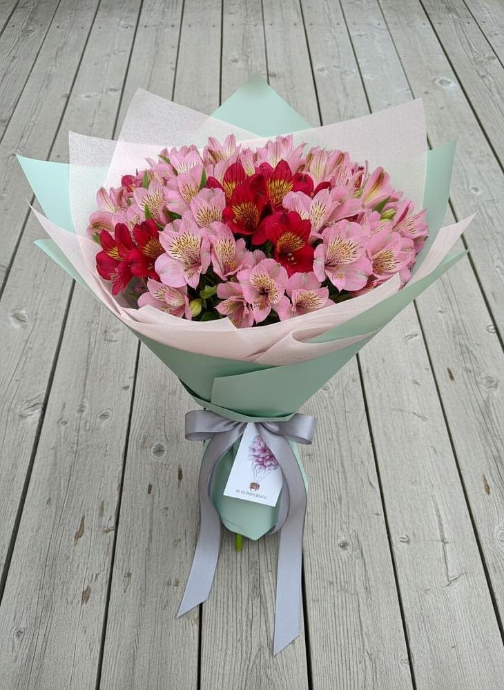 Букет цветов из: Альстромерии в Приморске Калининградской области