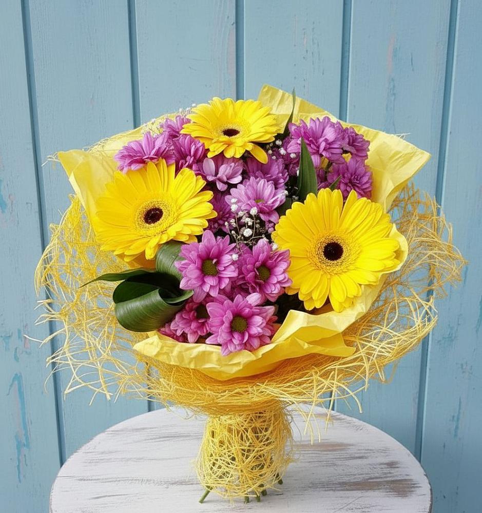 Букет цветов из: Хризантемы и Герберы в Приморске Калининградской области