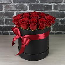 Цветочная композиция из Розы в шляпной коробке в Приморске Калининградской области