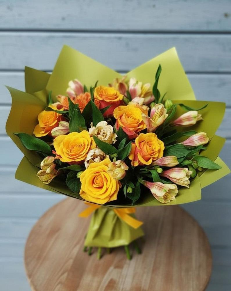 Букет цветов из: Альстромерии и Розы в Приморске Калининградской области