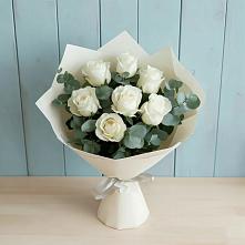 Букет Белые розы в Эвкалипте в Приморске Калининградской области