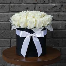 Цветочная композиция из Розы в шляпной коробке в Приморске Калининградской области