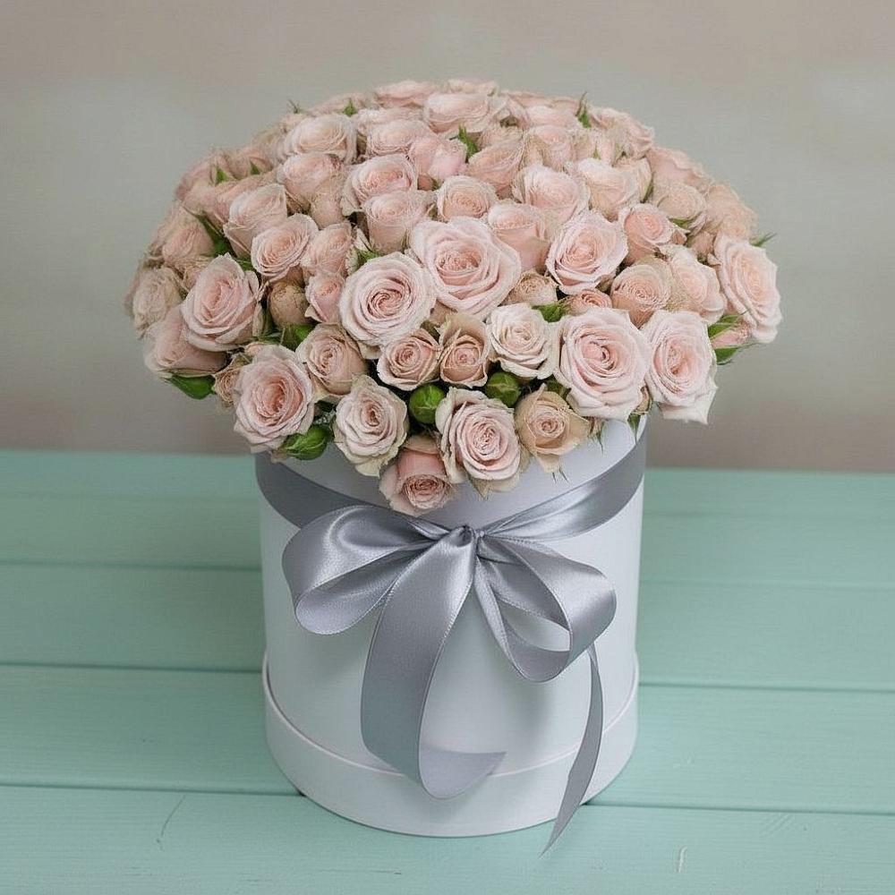 Цветочная композиция из Розы в шляпной коробке в Приморске Калининградской области