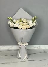 Букет цветов из:  Розы и Лизиантусы в Приморске Калининградской области